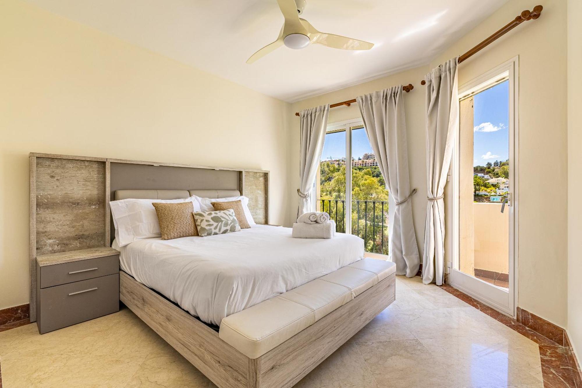 Spacious 3 Bed In La Quinta Golf- Marbella Apartment Malaga